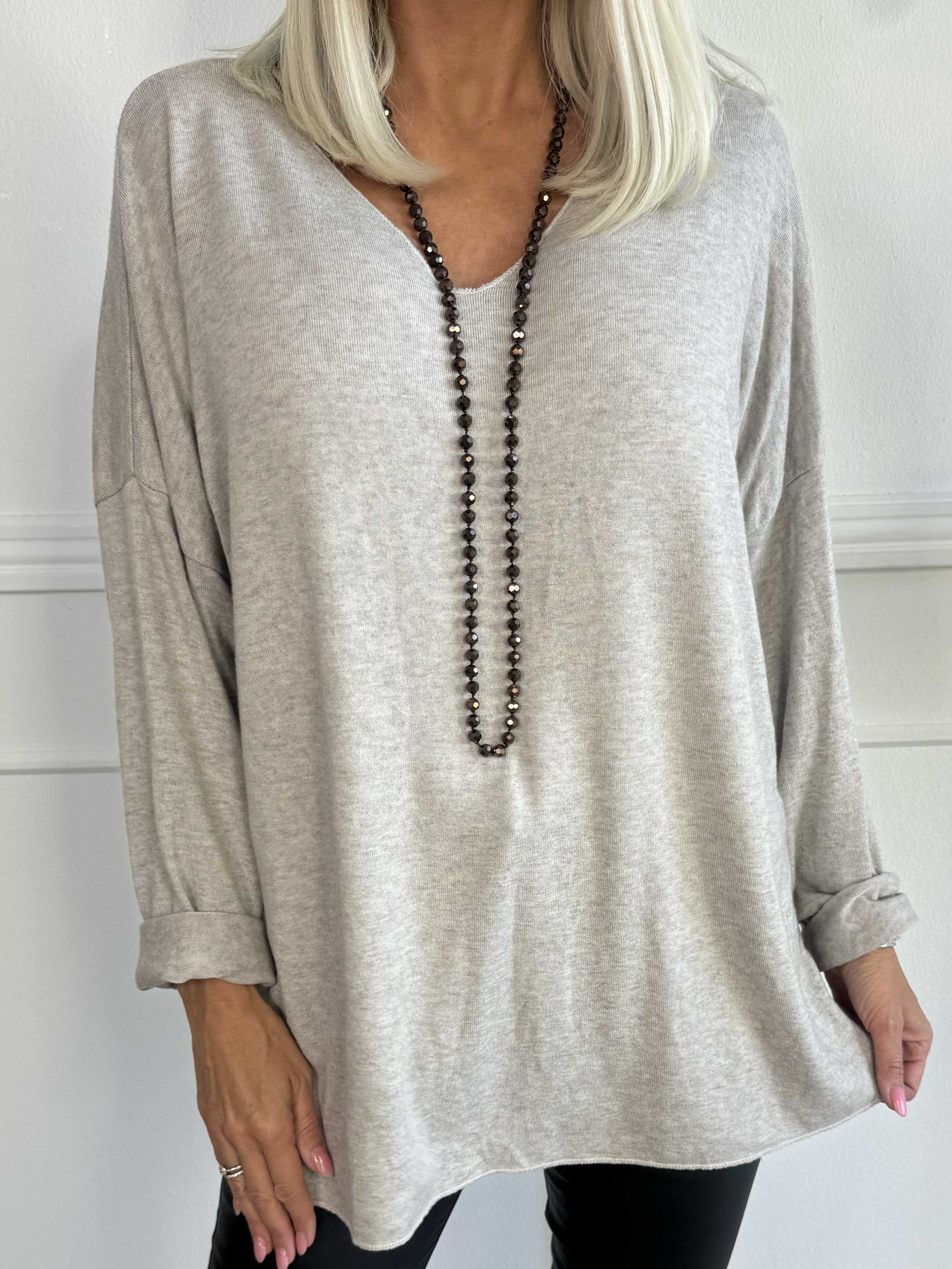 Djamila - Blus i mjuk viskos med v-ringning